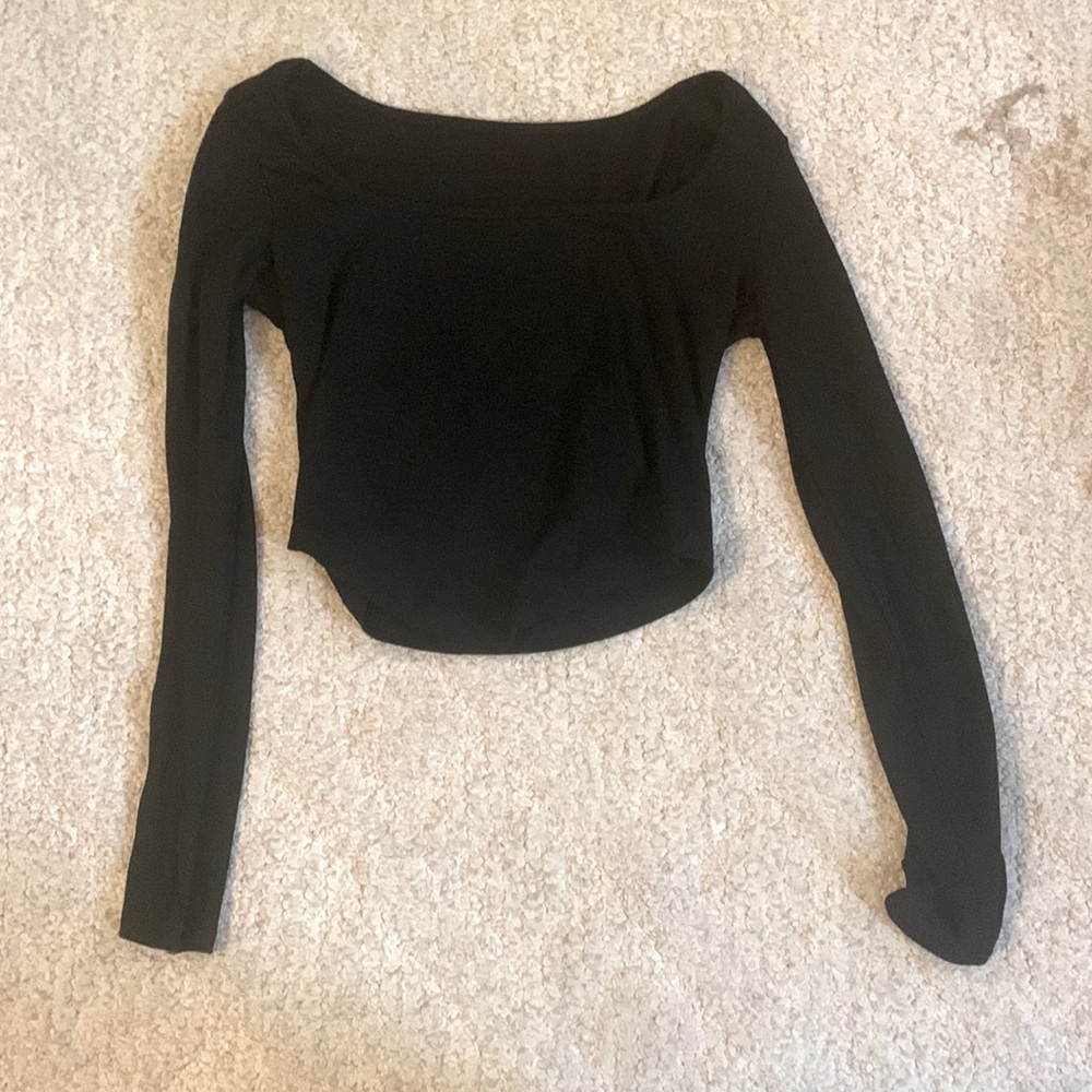 Black, Scoop-Neck, Long Sleeve Tee